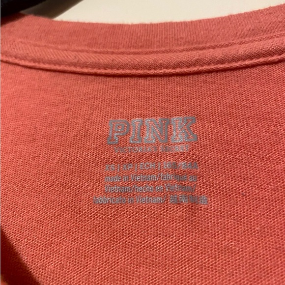 Victoria’s Secret PINK logo T-shirt - Picture 3 of 3